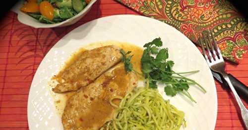 Escalopes de poulet poêlées, sauce express au cari 