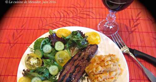 Foie de veau grillé sur la cuisinière 