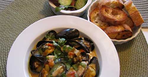 Moules au cari et aux légumes grillés