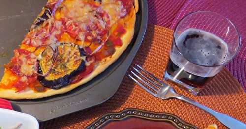 Pizza au chorizo et aux légumes grillés 