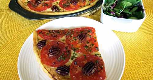 Pizza aux tomates fraîches et à la moutarde +