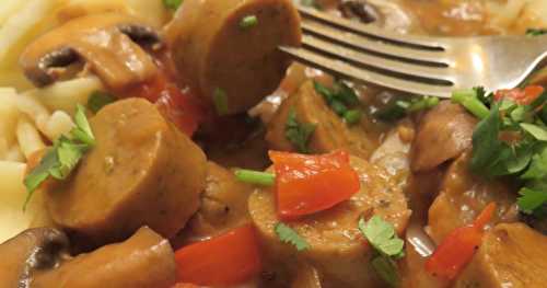 Saucisses en sauce stroganoff 