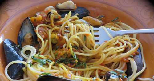Spaghetti aux moules, sauce à la provençale 