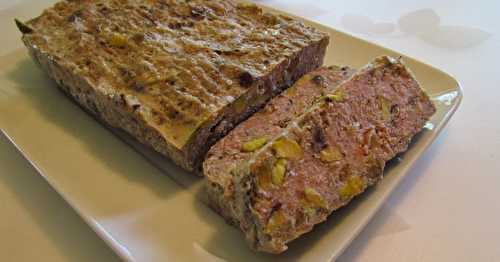 Terrine de veau aux pistaches et aux champignons