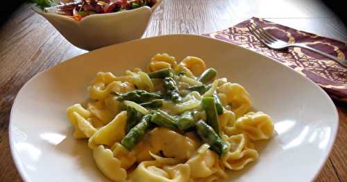 Tortellinis au fromage, sauce asperges et estragon 