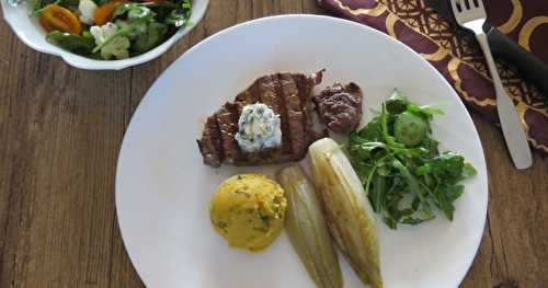 Tranches de filet de boeuf bbq, beurre aux herbes 