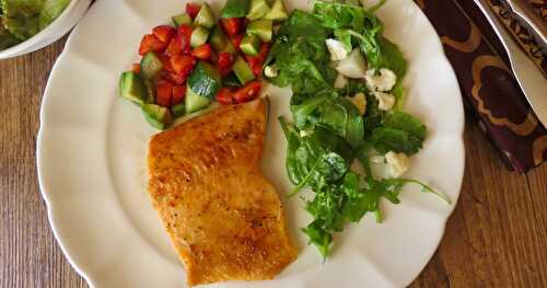 Filet de truite poêlé, salsa de fraises à l’avocat + 