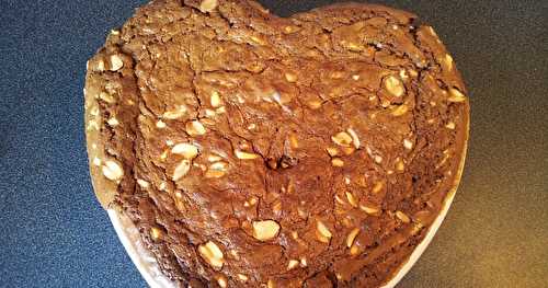 Brownie aux cacahuètes et au caramel au beurre de cacahuète