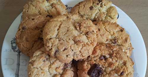 Cookies aux morceaux de chocolat et aux noix