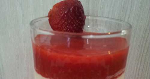 Panacotta au coulis de fraise