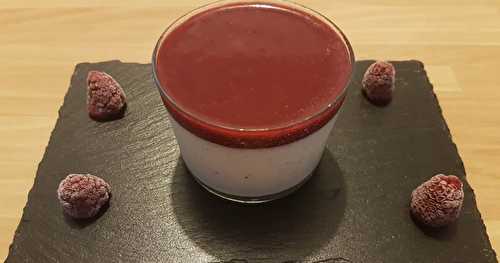 Panna Cotta à la vanille et à la framboise