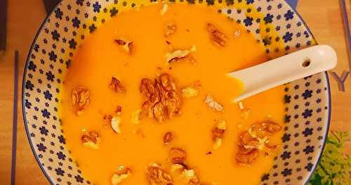 Velouté de potimarron, carottes et lait de coco