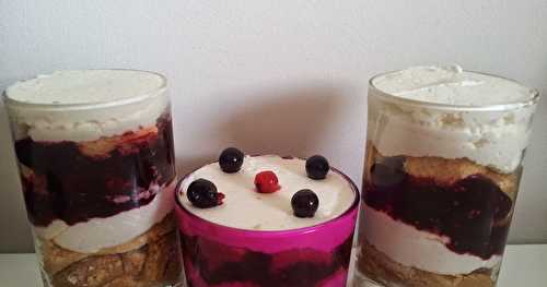 Verrines de tiramisu sans oeufs aux fruits rouges 