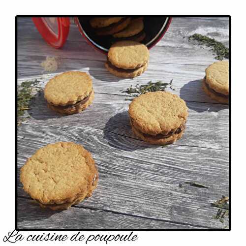 Biscuits fourrés à la pâte à tartiner à la farine d’épeautre