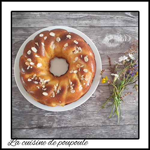 GÂTEAU AUX JAUNES D’OEUFS, YAOURT, et abricots, MOELLEUX