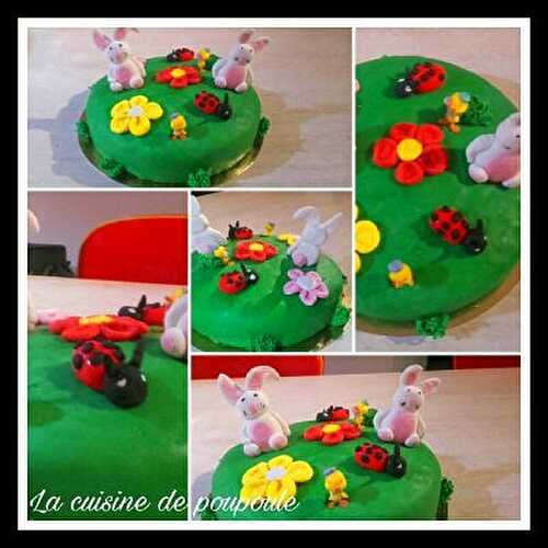 Gâteau pour Pâque en pâte à sucre