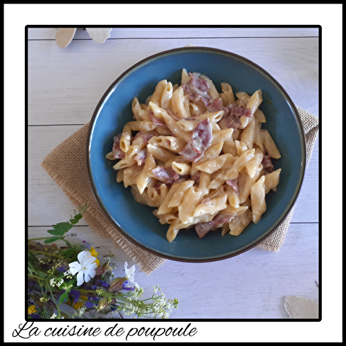 Mini penne à la crème, pancetta et parmesan