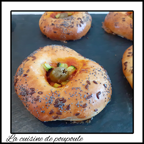 PETITS PAINS FARCIS DE FONDUE DE TOMATE AU PESTO