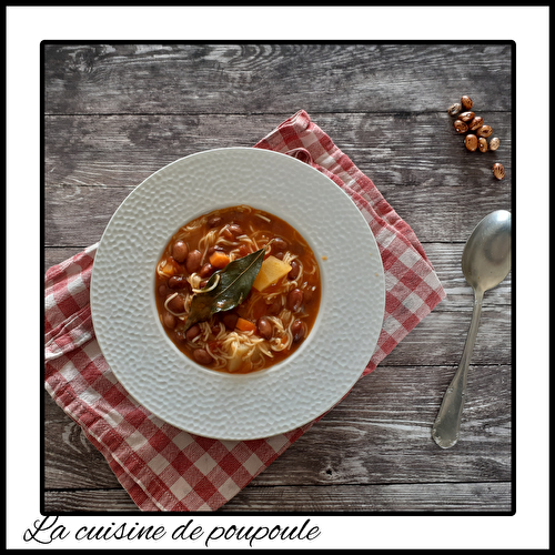 Soupe de petits spaghetti et haricots secs Borlotti