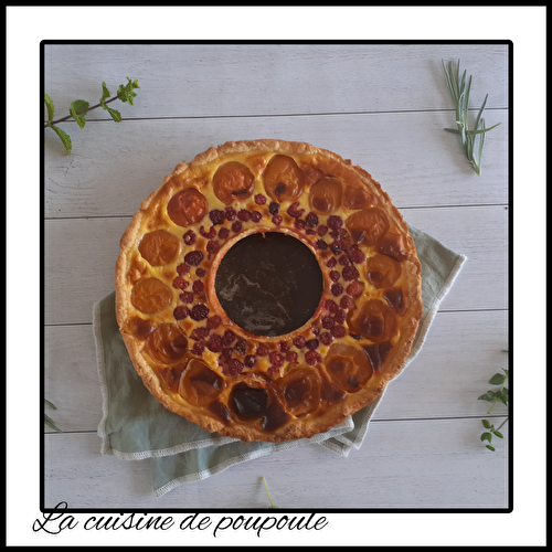 Tarte couronne framboises, abricots