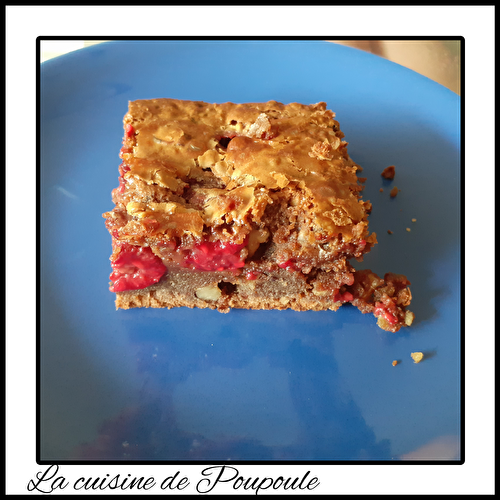 Brownie aux framboises et aux noisettes