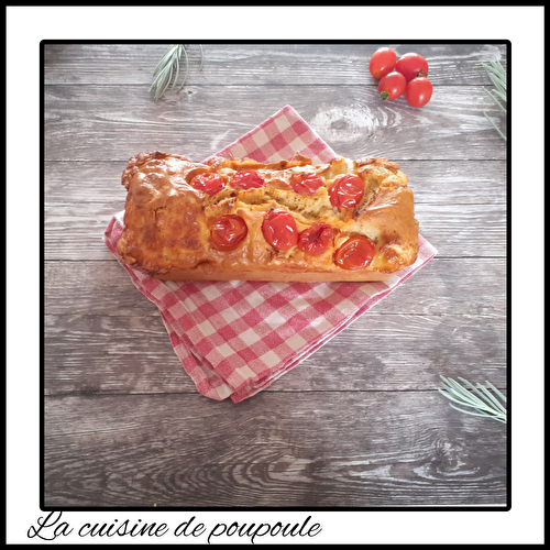 Cake tomates, mozzarella et basilic (recette de Julie Andrieu)
