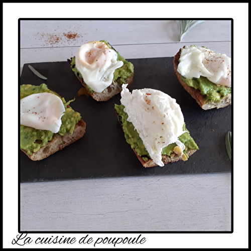 Tartines avocat et oeuf poché