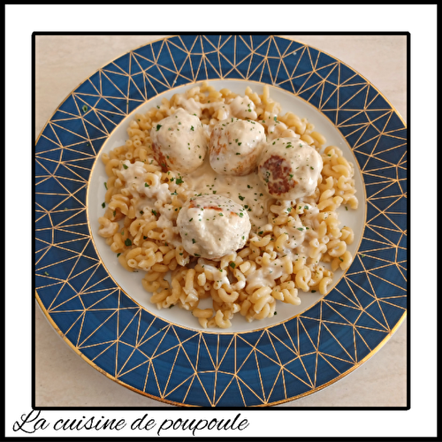 Boulettes de poulet à la crème & coquillettes