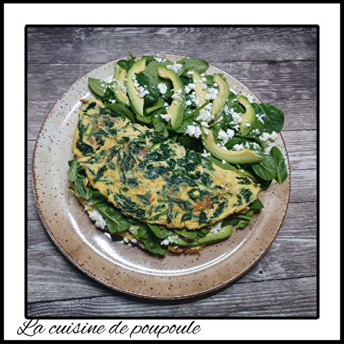 Omelette garnie aux épinards