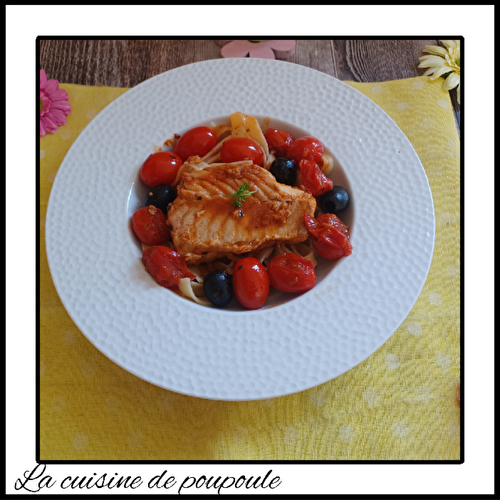 Cabillaud tomates & olives sur lit de tagliatelles