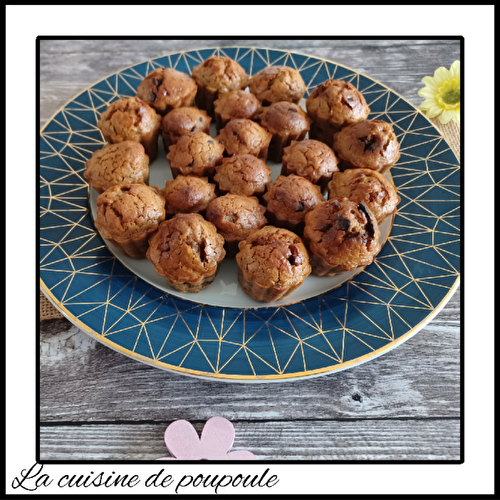 Cannelés aux pépites de chocolat et noix de coco.