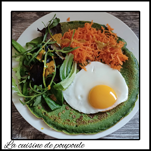 Crêpes aux épinards, crudités et œufs