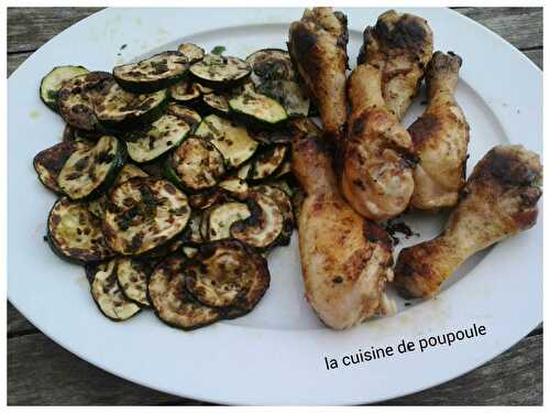 Courgette grillée au basilic et à l’ail à la plancha