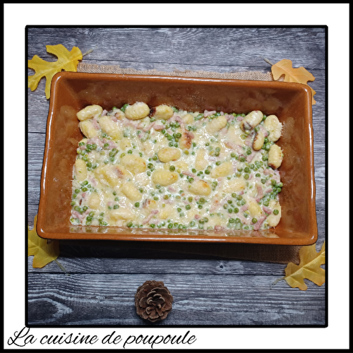 Gratin de gnocchi aux petits pois et allumettes de lardons