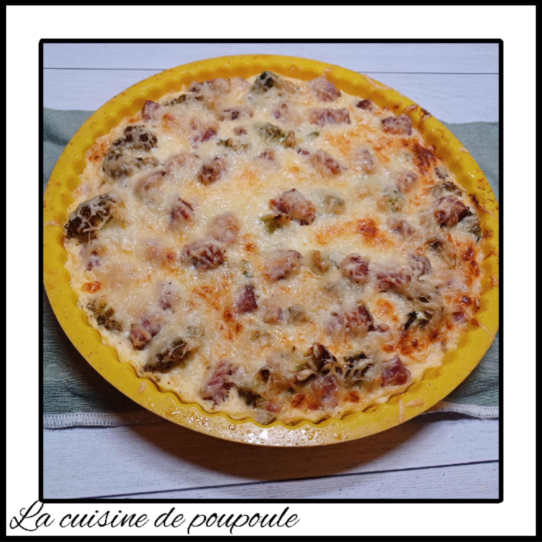 Quiche sans pâte aux brocolis, saucisse de Morteau et comté