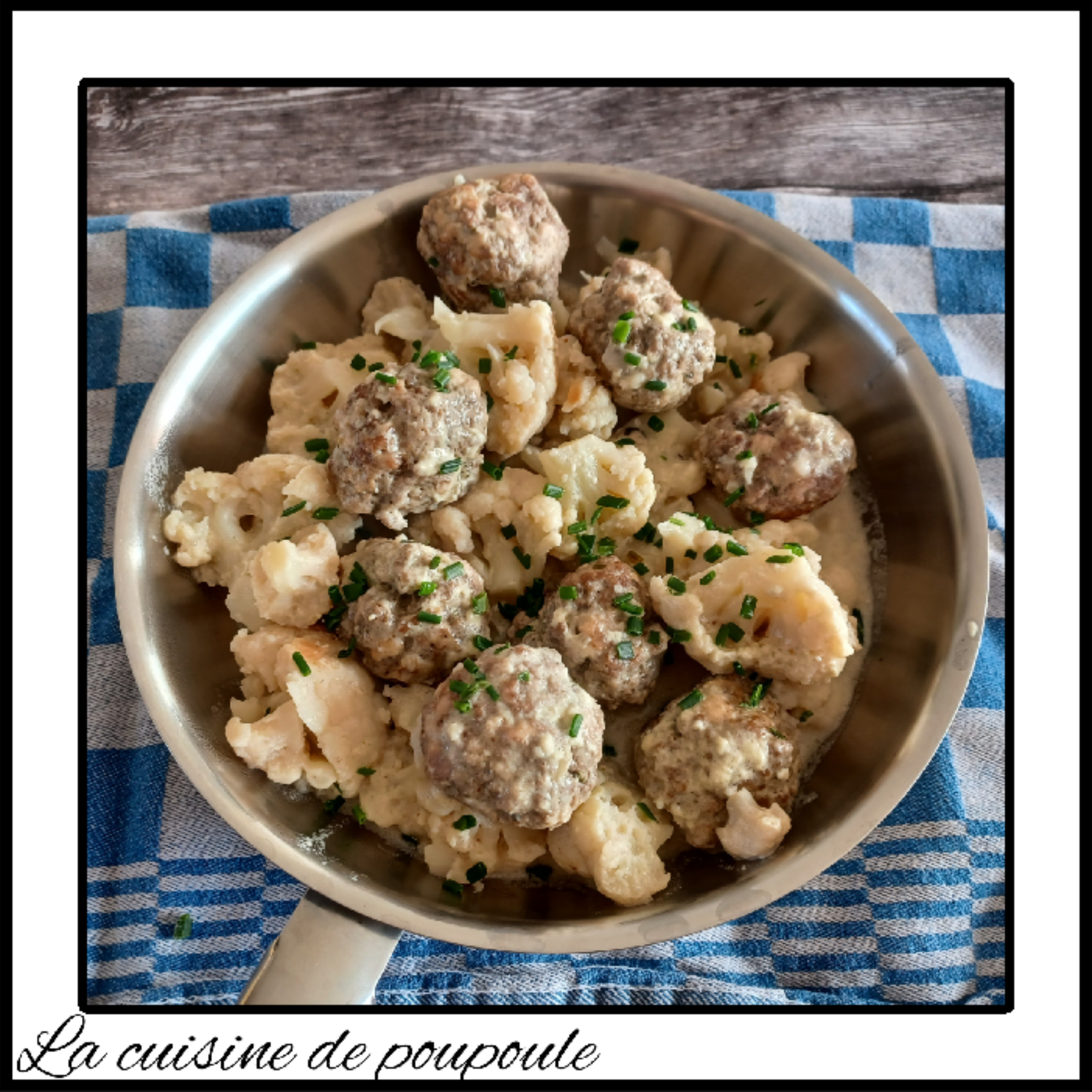 Curry thaï doux au chou fleur et aux boulettes de viande