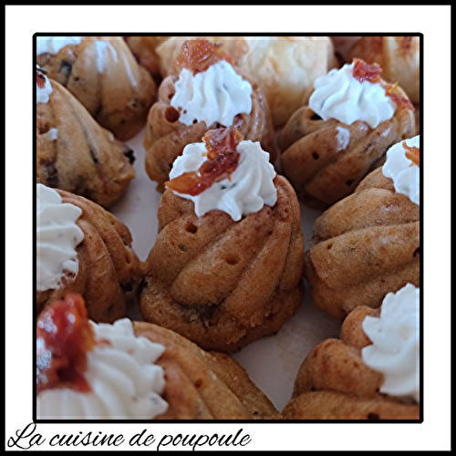 Petits cakes tomates séchés, olives et carré frais