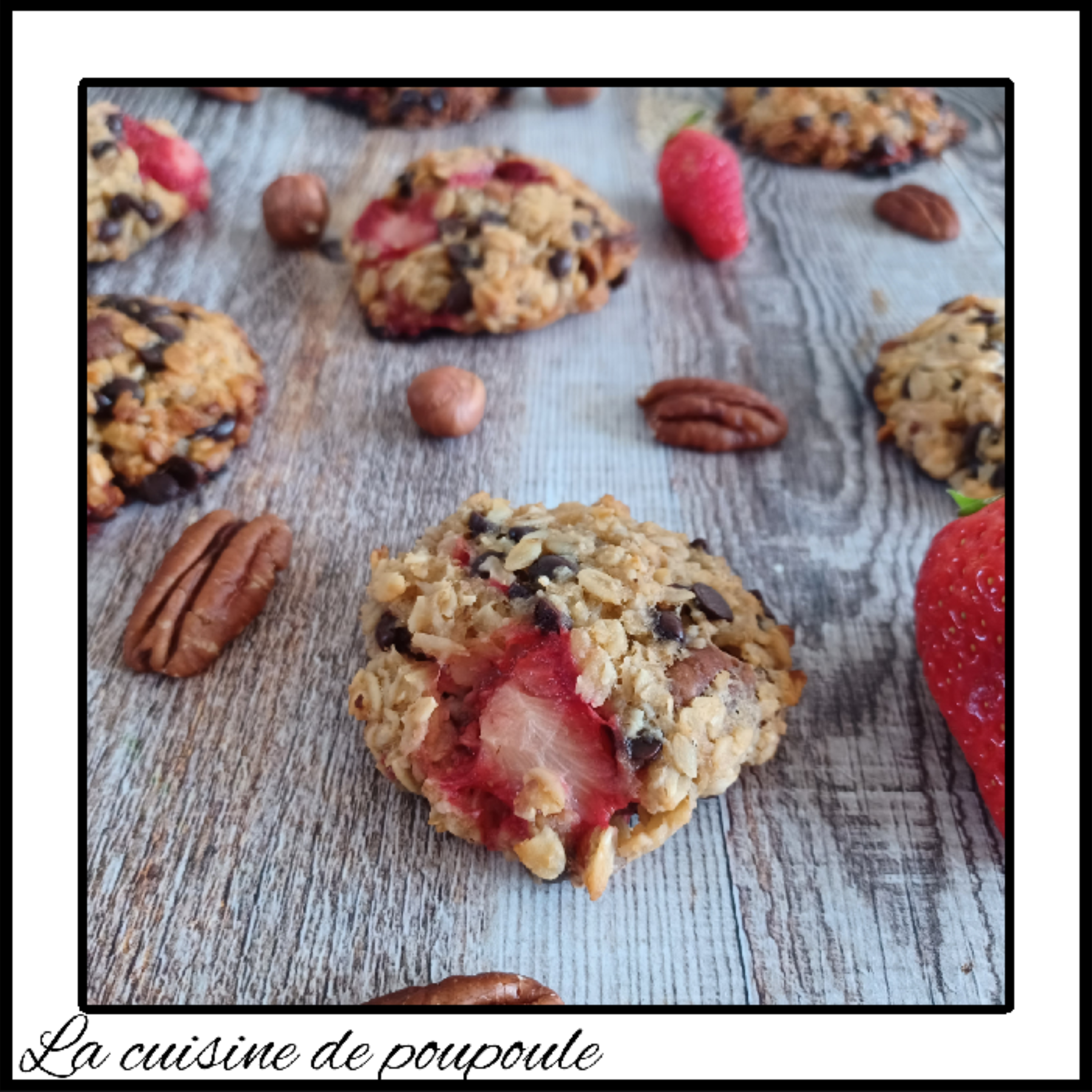 Biscuits healthy aux noix fraises et chocolat