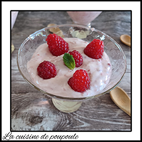 Coupelle de mousse aux framboises