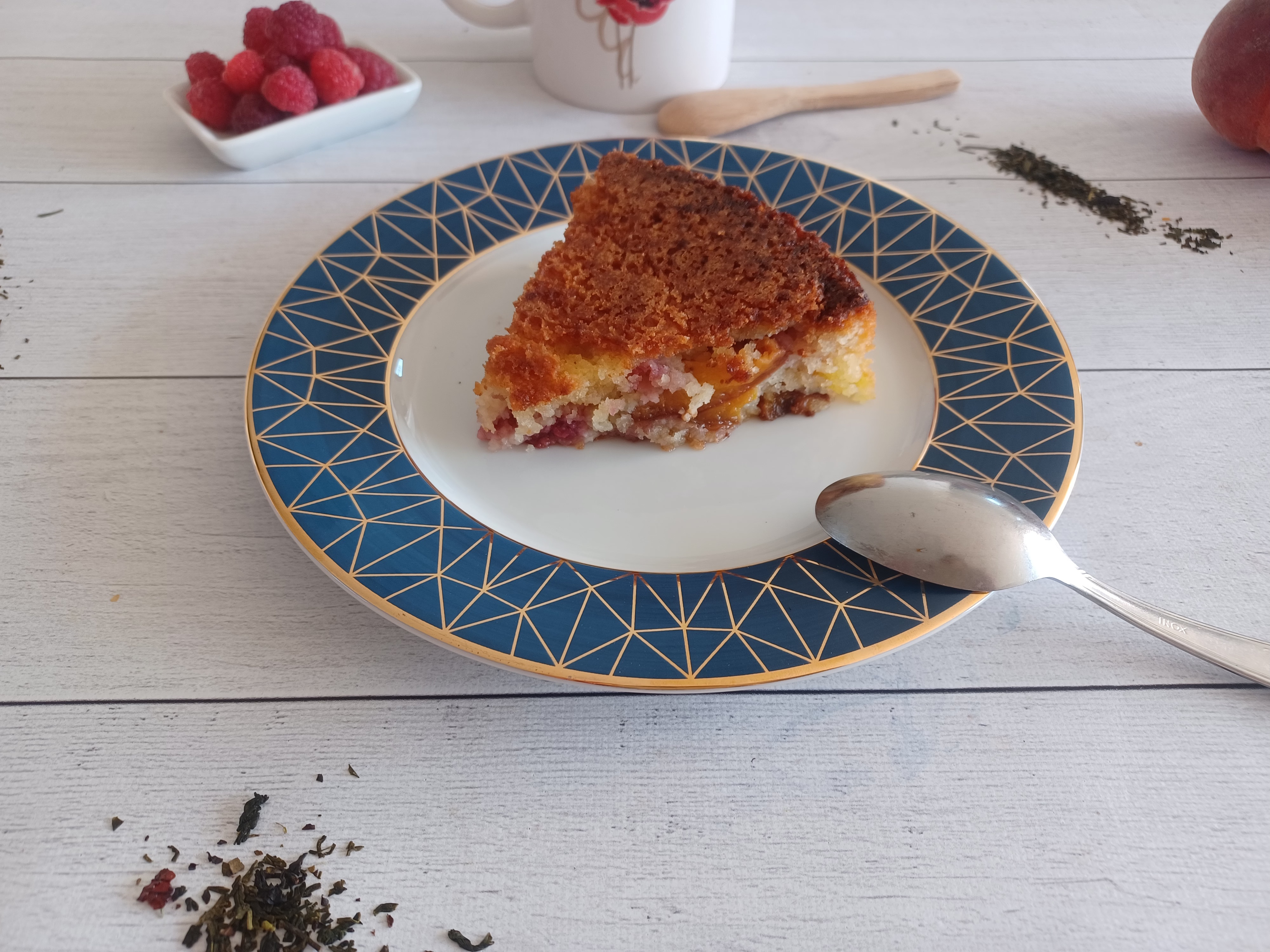 Gâteau pêche framboise aux noisettes de Ottolenghi