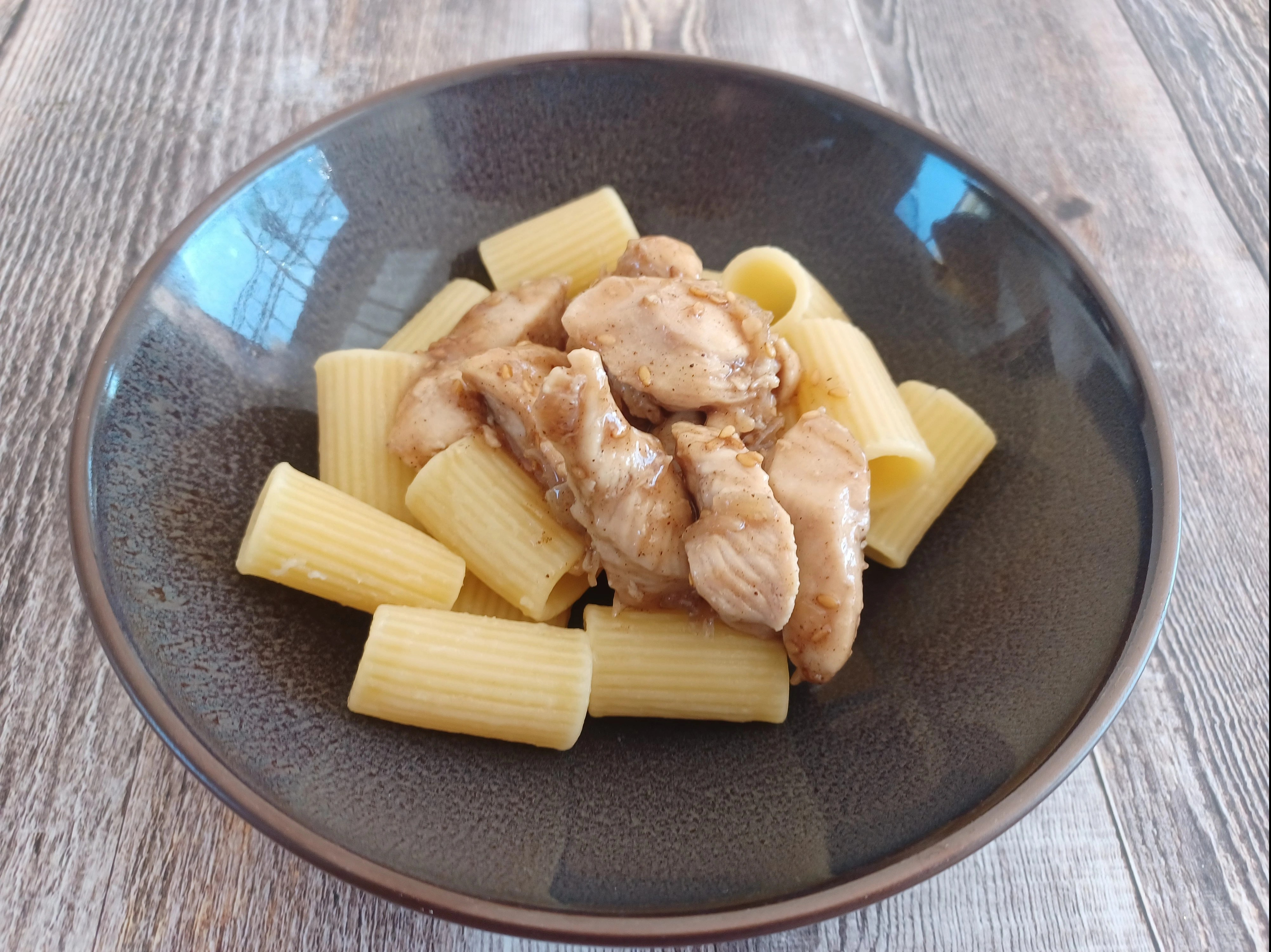 Poulet caramélisé aux graines de sésame