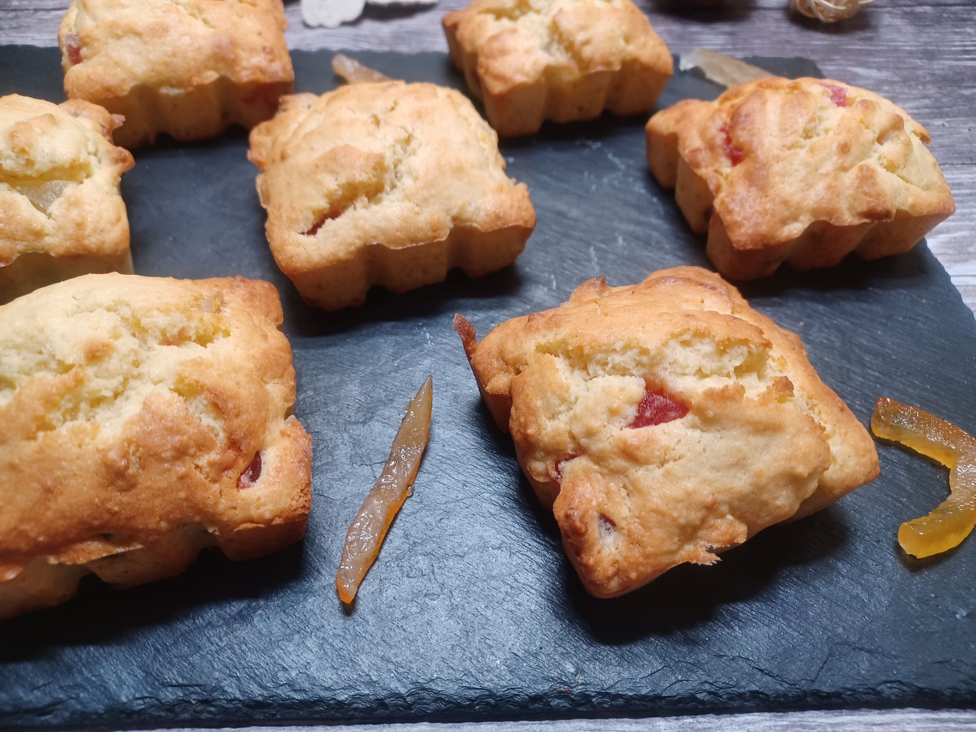 Mini cakes aux fruits confits