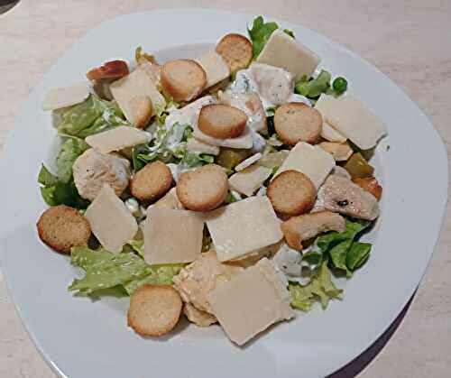 Salade poulet, petits pois, asperges & tzatziki