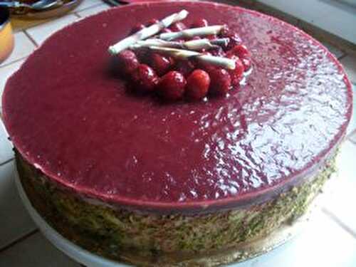 BAVAROIS AUX FRAMBOISES, PISTACHES ET CHOCOLAT BLANC