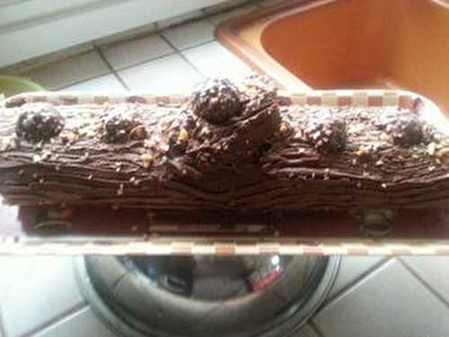 BUCHE AU CHOCOLAT FACON FERRERO