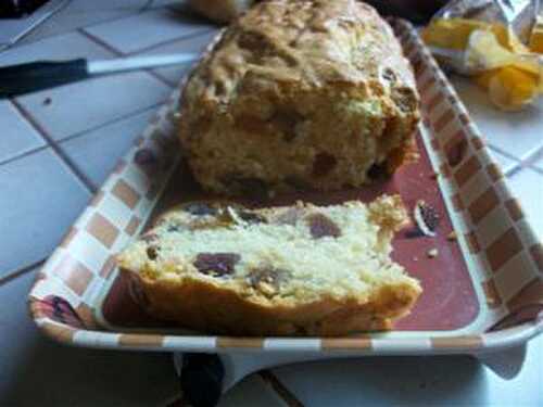 CAKE AUX RAISINS ET AUX AGRUMES A DEVORER SANS COMPLEXE