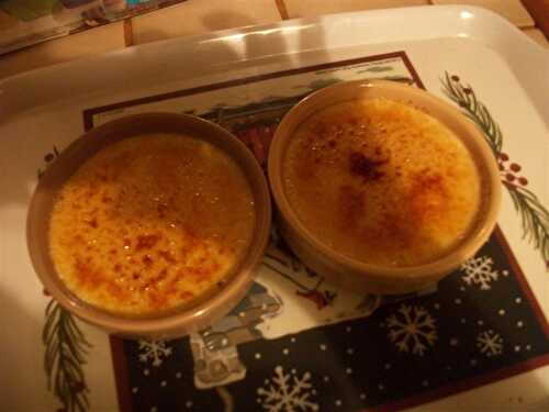 CREMES BRULEES AUX POMMES CARAMELISEES ET VANILLEES