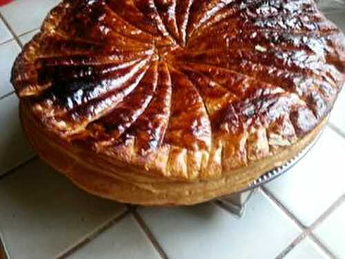 GALETTE DES ROIS FRANGIPANE PRALINEE