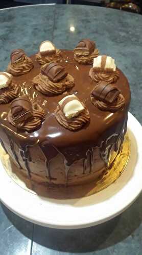 LAYER CAKE KINDER BUENO