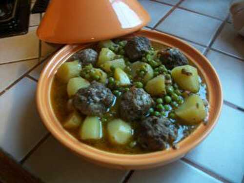 TAGINE DE BOULETTES DE BOEUF AUX POMMES DE TERRE ET PETITS POIS